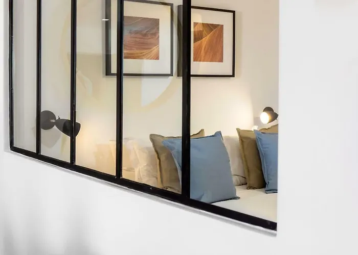 Lovelystay - Turquoise River View I
