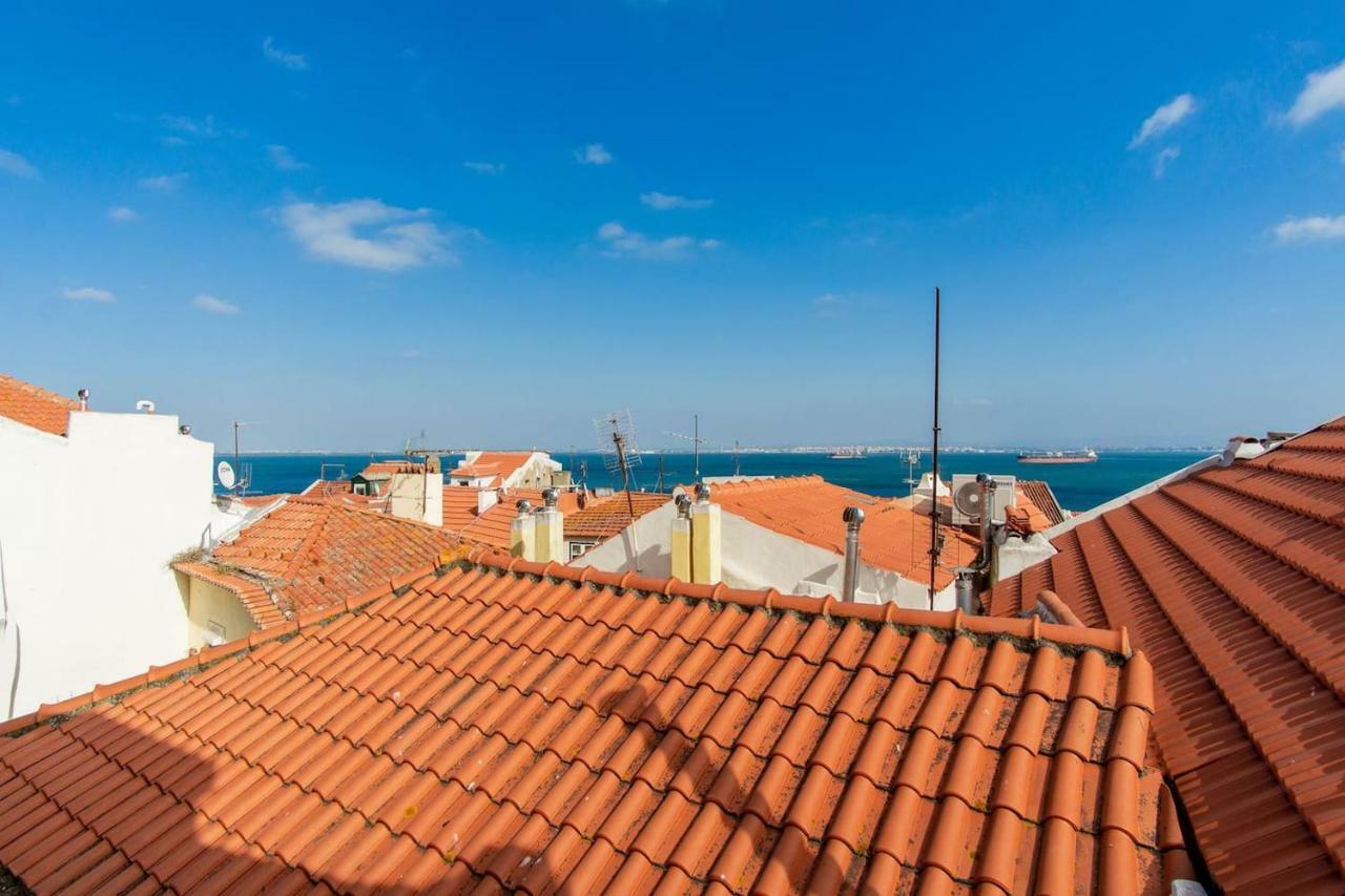 Lovelystay - Turquoise River View I Apartament *